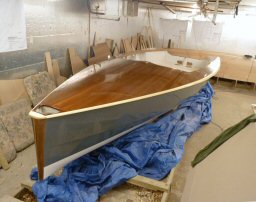 BlueMotion 550 - Hull decked and nearly complete
